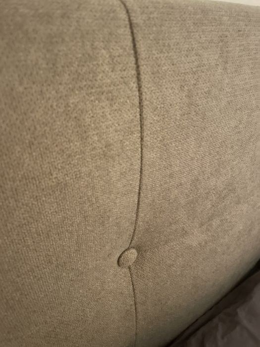 Cama casal com arrumação madeira