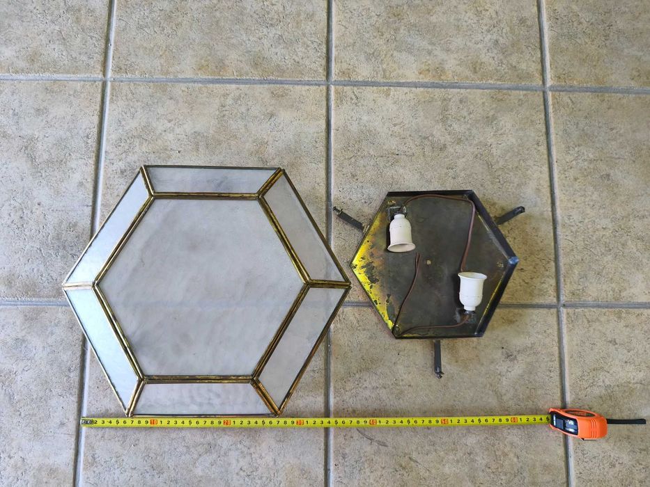 Candeeiro de teto hexagonal