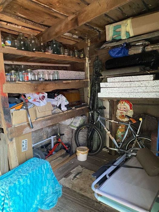 2 комнатная квартира с ремонтом на Черемушках, гараж, сарай