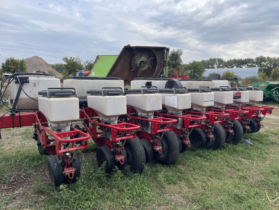 Сіялка пневматична  Massey Ferguson MF555 обмін на авто