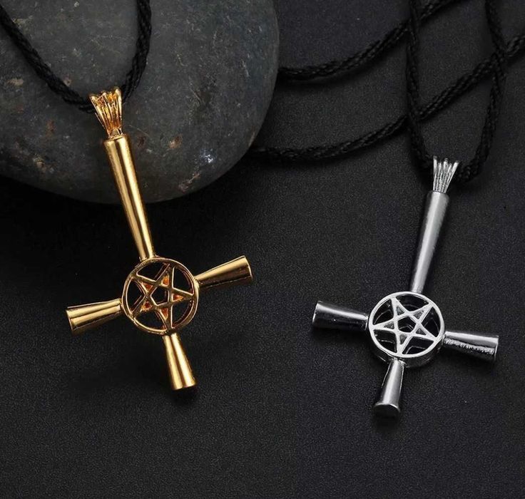 "Крест перевёрнутый" (с Пентаграммой, "Тризубец), металл