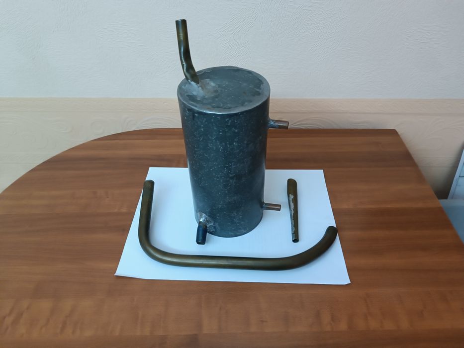 Дистиллятор проточный, бытовой.