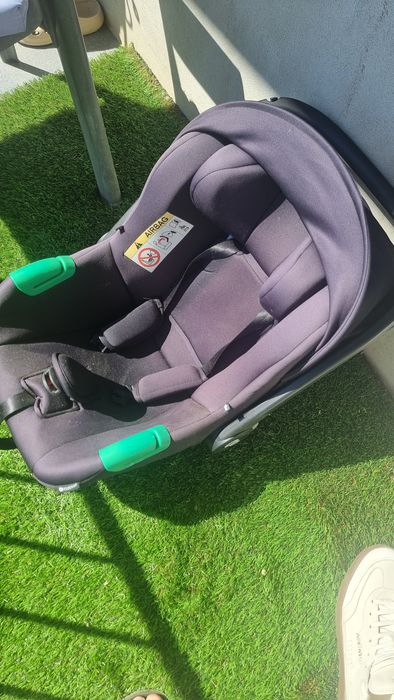 Vendo carrinho Kinderkraft MOOV V2 em bom estado. Inclui também cadeir