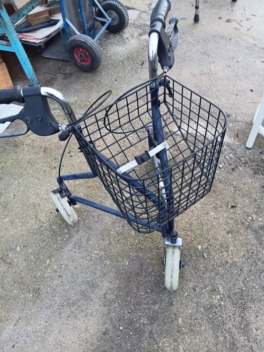 Andarilho de ir às compras com travao e articulado para transporte
