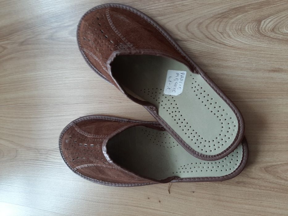 Kapcie domowe brązowe