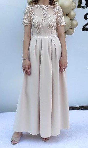 Гарна випускна сукня