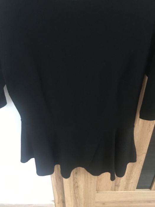 Bluzka damska z falbaną baskinką S