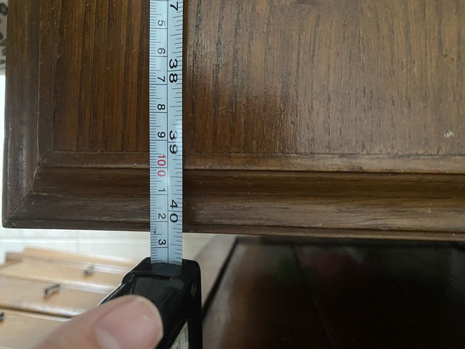 Vendo comoda em madeira maciça