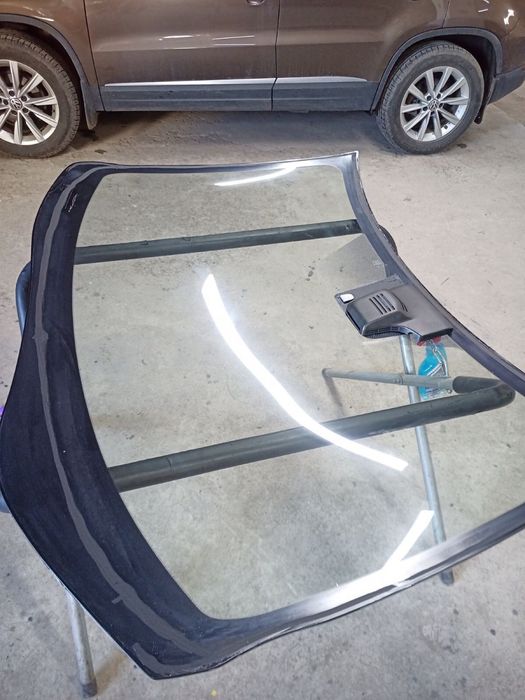 Лобове скло Nissan leaf