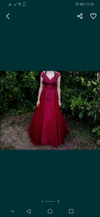 Сукня бордового кольору