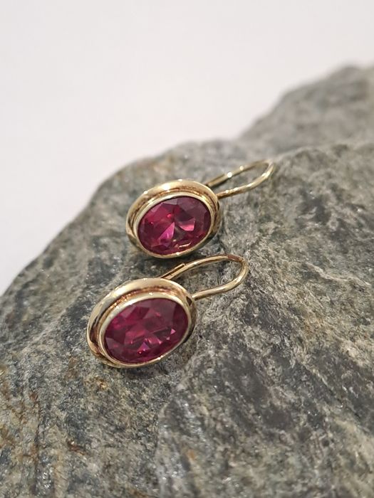 Śliczne złote kolczyki z czerwonym Kamieniem Pr.585 Stan idealny