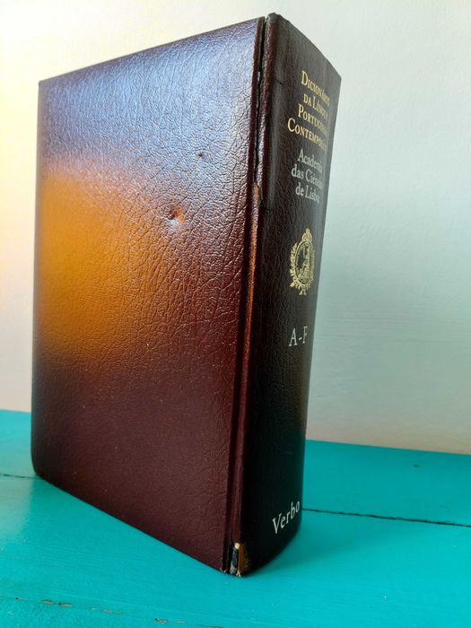 Dicionário da Lingua Portuguesa contemporânea