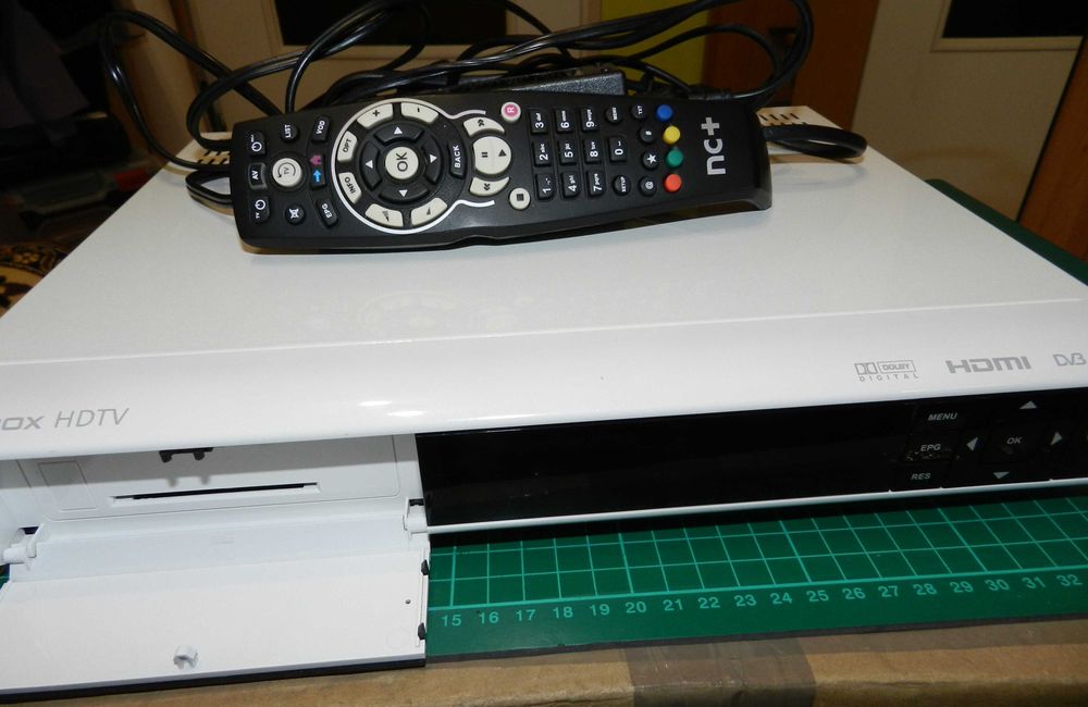 BIAŁY Tuner  NBOX 5800S.