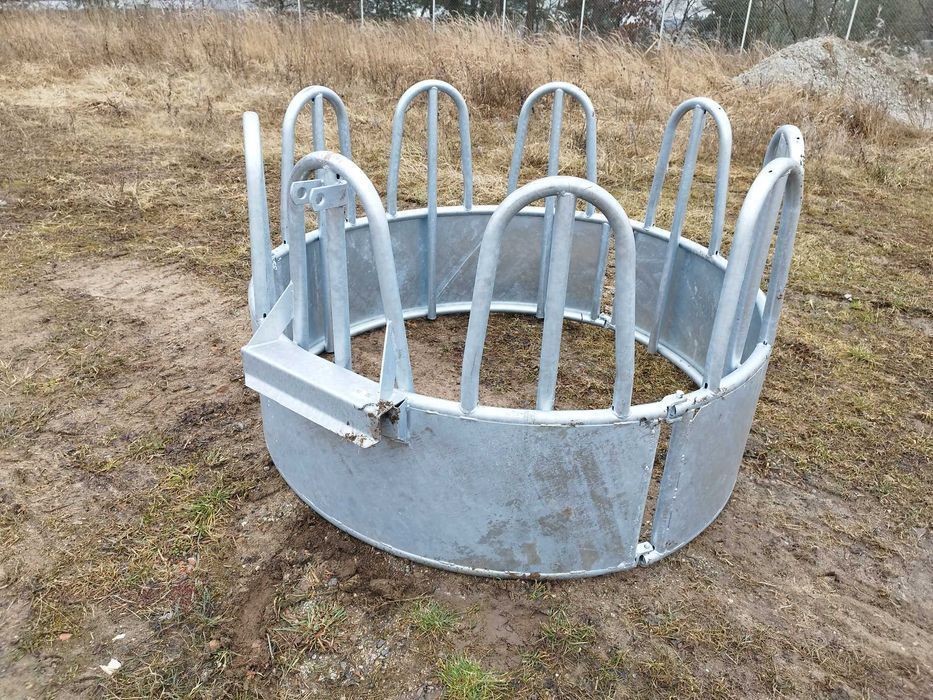 Paśnik dla koni lub bydła, trzody okrągły 9 / 12 / 18 stanowisk, ocynk