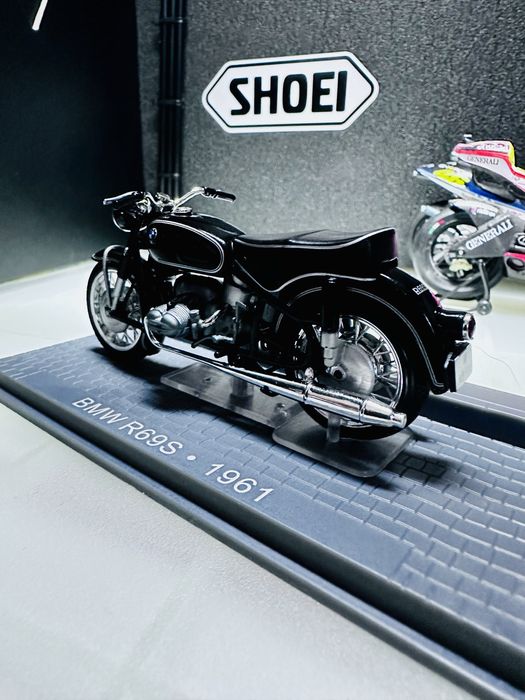 Miniatura BMW R69S de 1961 Escala 1/24 made by IXO