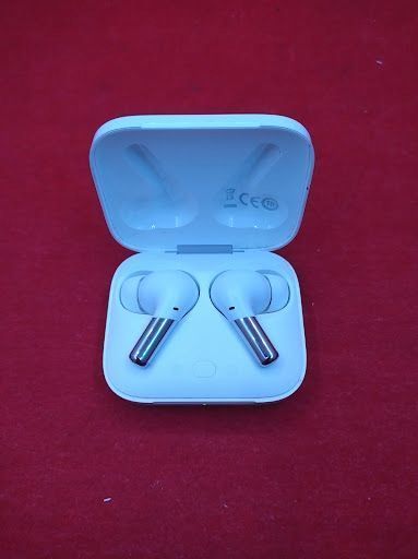 bezprzewodowy zestaw słuchawkowy bluetooth 5.1 oneplus białe opis