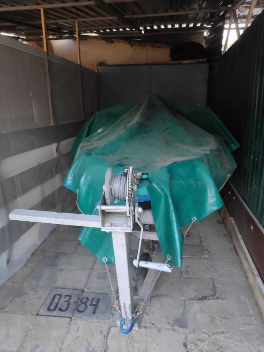 Катер Неман-1 с мотором Tohatsu M18 и местом на причале в Маяках.