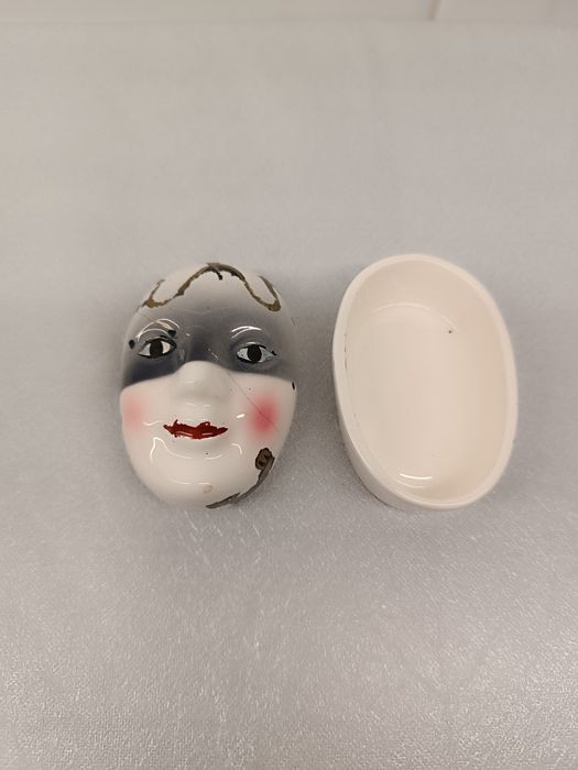 Guarda Jóias Cara. Porcelana Vintage.