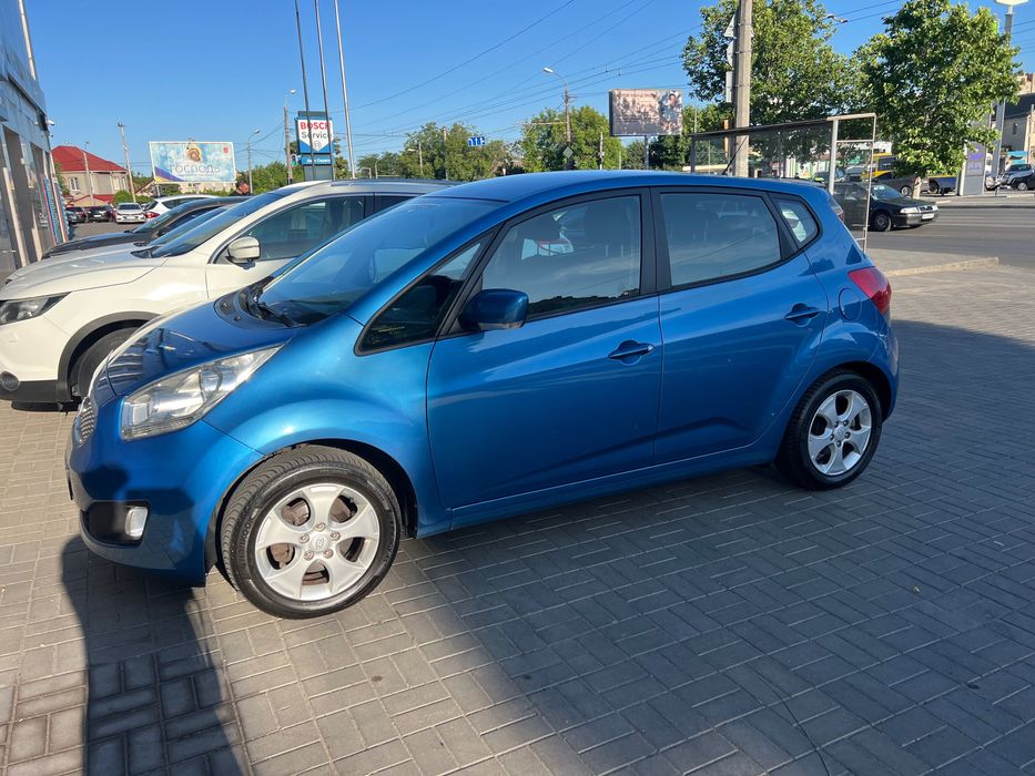 Продаю КІА VENGA 1.6 бензин 2010 року тільки заїхала,мкпп! Пробіг 210
