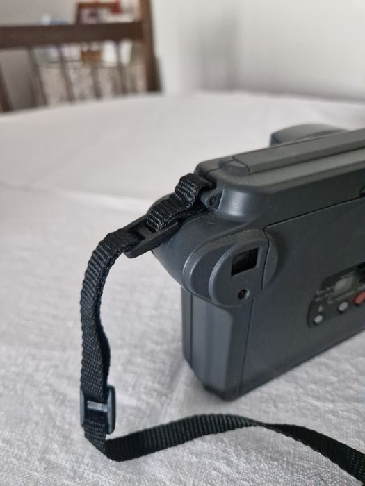 Fujifilm Instax 100 Wide em caixa e com manuais