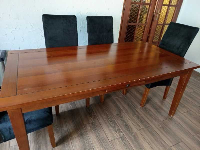 Stół do salonu/jadalni