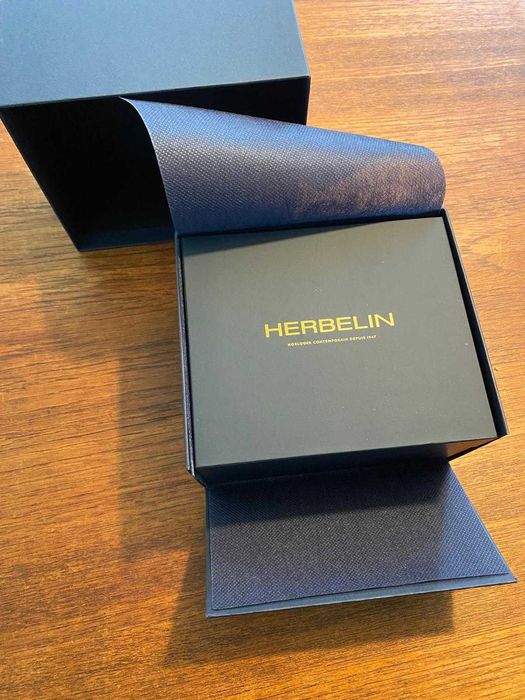 Nowy zegarek  HERBELIN CAP CAMARAT square automatic