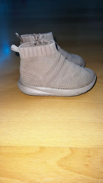 Zara Girls' Sneaker Boots Size 20 in Good Condition