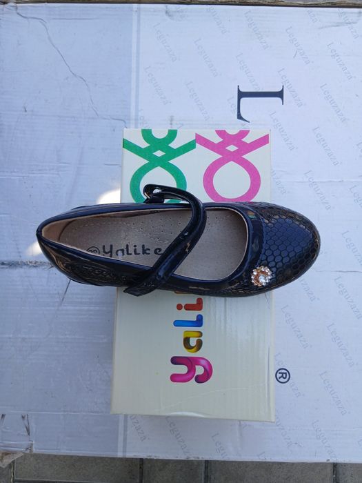 Туфлі для дівчат