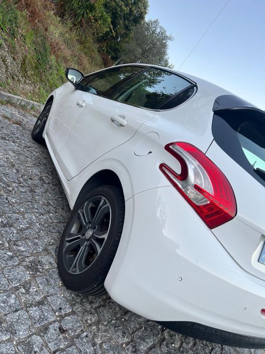 Peugeot 208 1.6 HDi