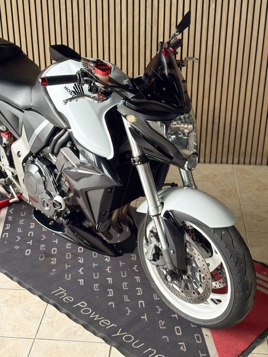 Honda CB1000R Leo Vince
