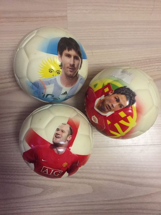 Сувенирные мячи,шарфы