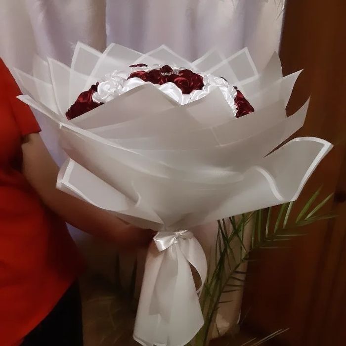 Троянди з атласної стрічки
