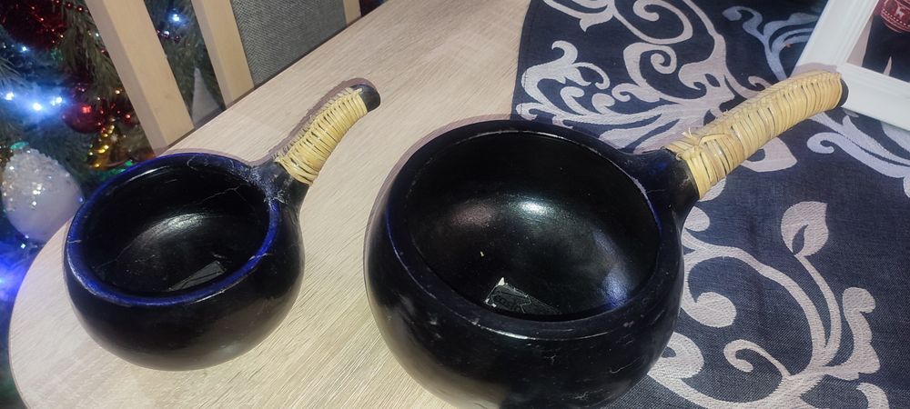 Dwa silidne naczynia. Cena za obie sztuki 96 zl