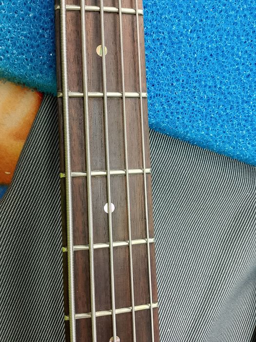 Gitara basowa Dean 5