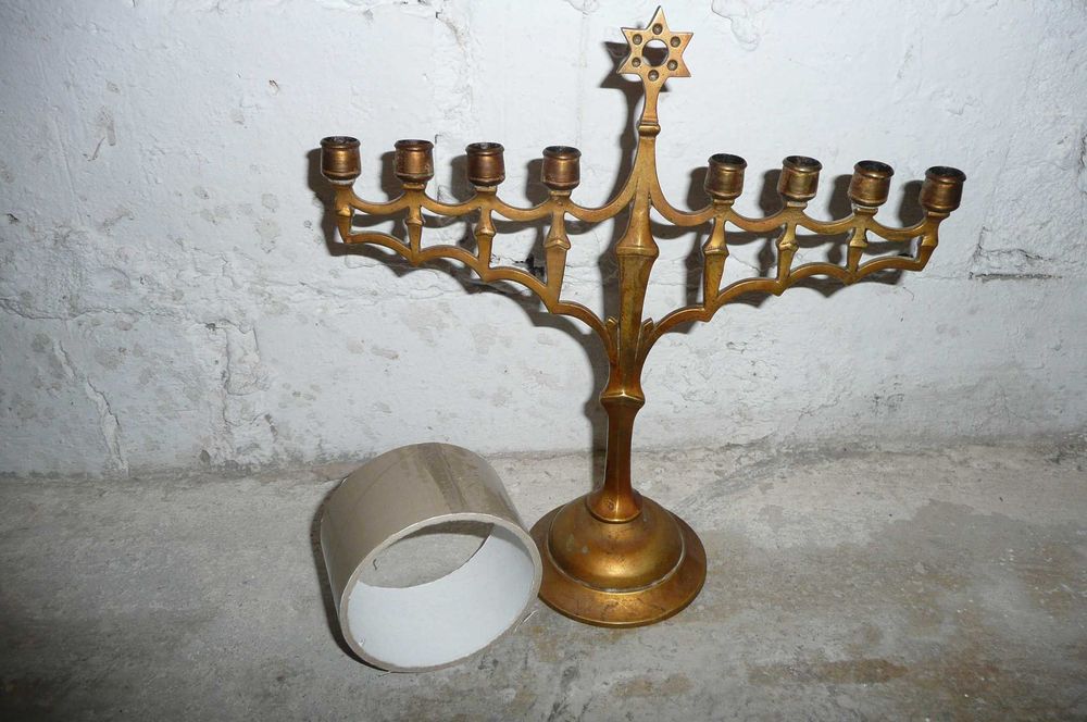 Świecznik mosiężny