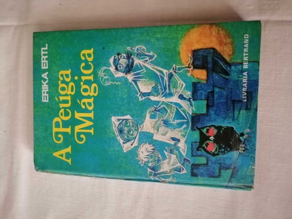 Livros infantis e juvenis com imagens