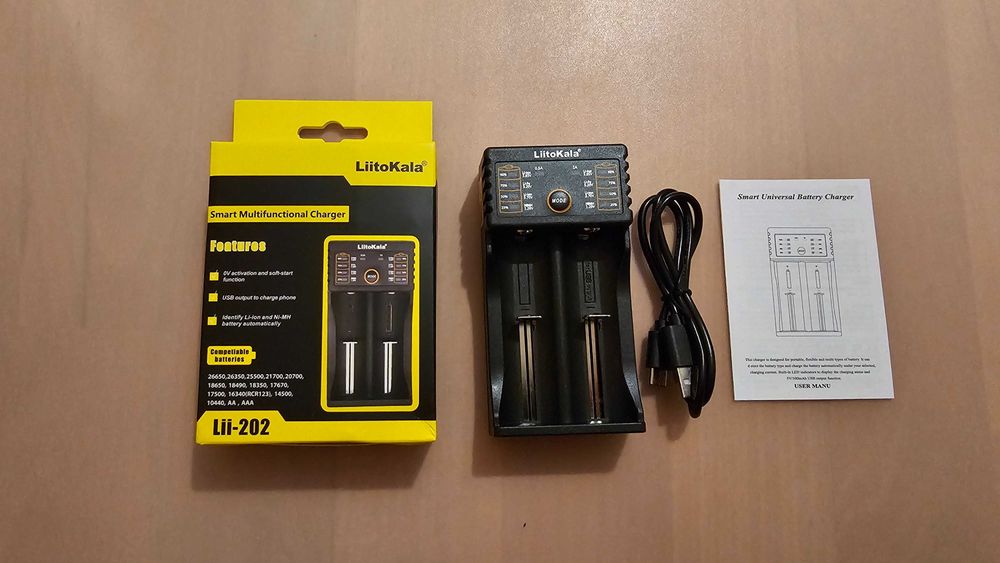 Универсальное зарядное устройство LiitoKala Lii-202 с функцией Power Bank