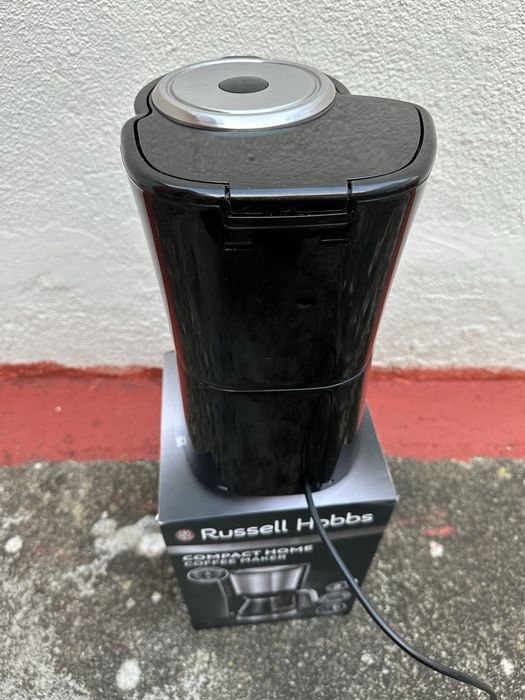 Máquina de Café Filtro Russell Hobbs - Preto e Inox