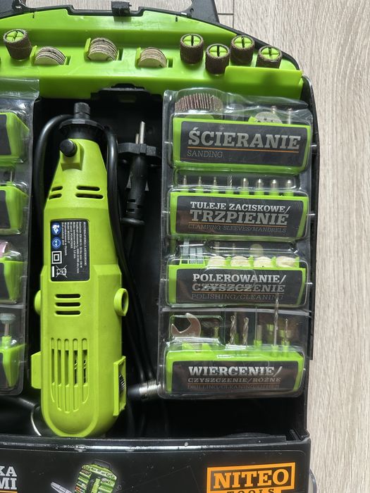 Multiszlifierka z akcesoriami NITEO Tools 130W