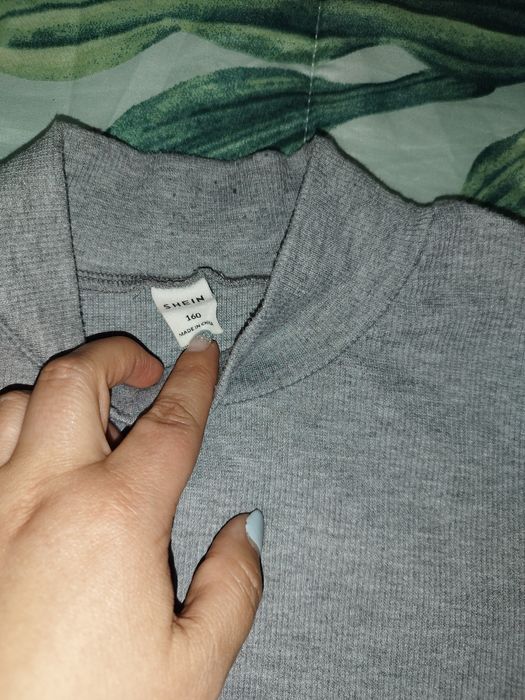 Duas camisolas gola alta 13-14 anos