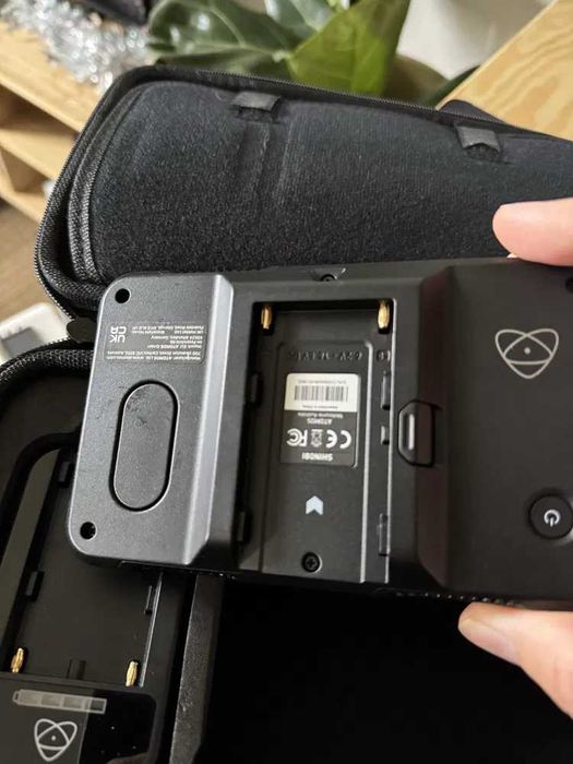 Atomos Shinobi I 5" 4k + ATOMX Power Kit 2