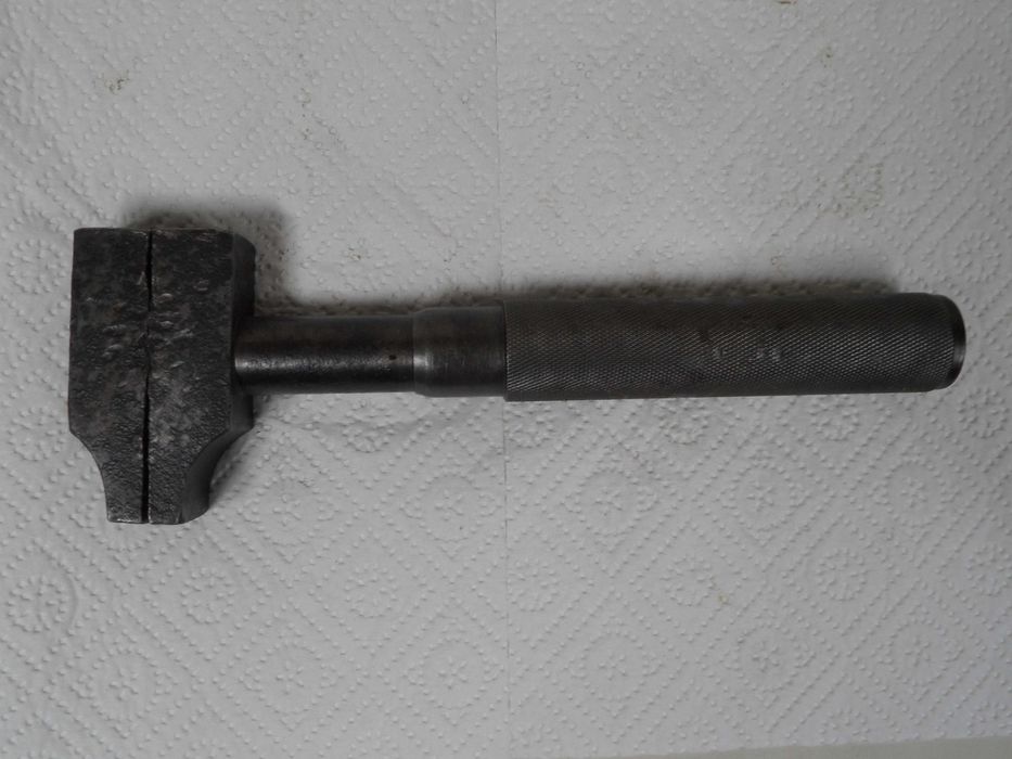 Stary klucz francuski sprawny