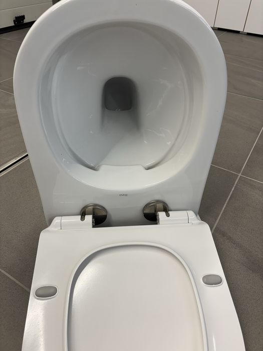 Miska WC wisząca Rea Mini / Slim 49 cm + deska wolnoopadająca