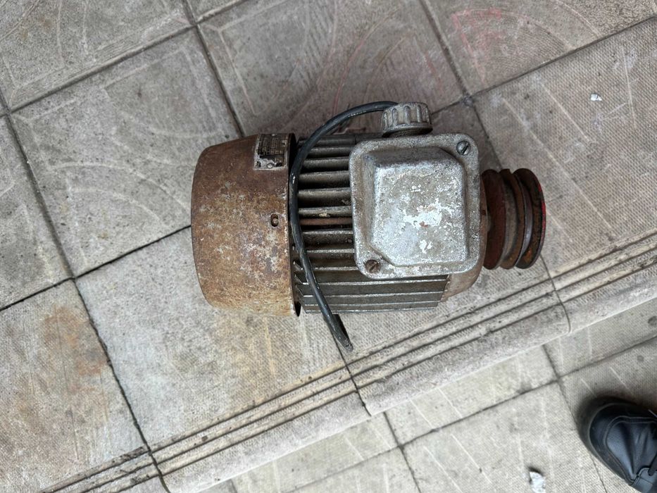 Электромотор \ Электродвигатель 0.75\1500