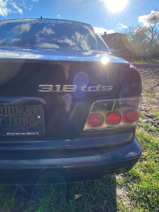 Запчастини БМВ E36 318tds m41 Бампери