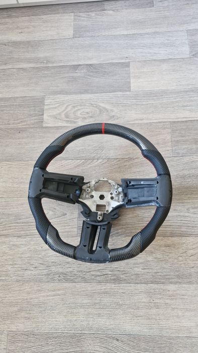 Руль карбон Ford Mustang s196  2010-2014 год