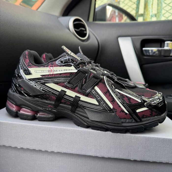 Чоловічі кросівки нюбеланс чорні з бордовим  New balance 1906A Dragon Berry 2025