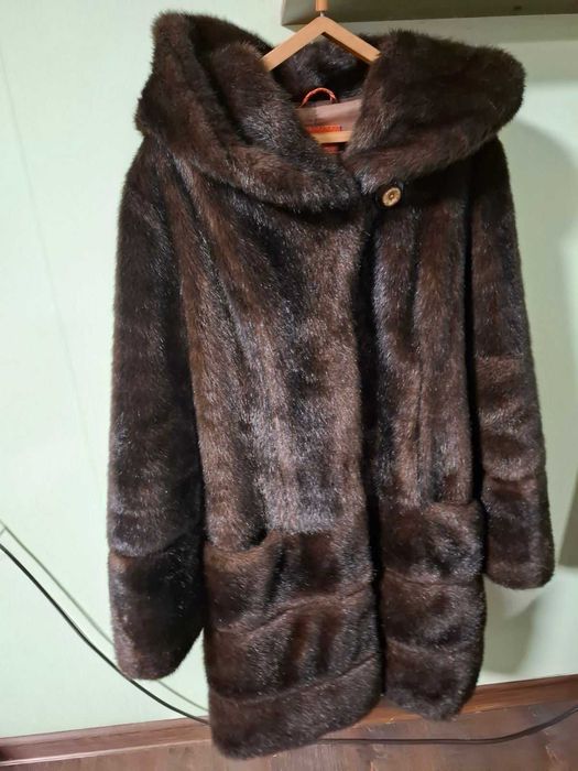 Шуба жіноча штучне хутро 46-48р