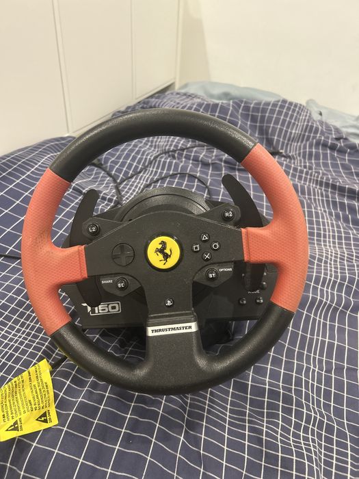 Volante e pedais ferrari T150 thrustmaster