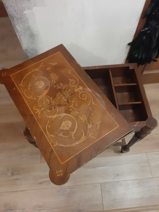 Антикварный столик для преферанса